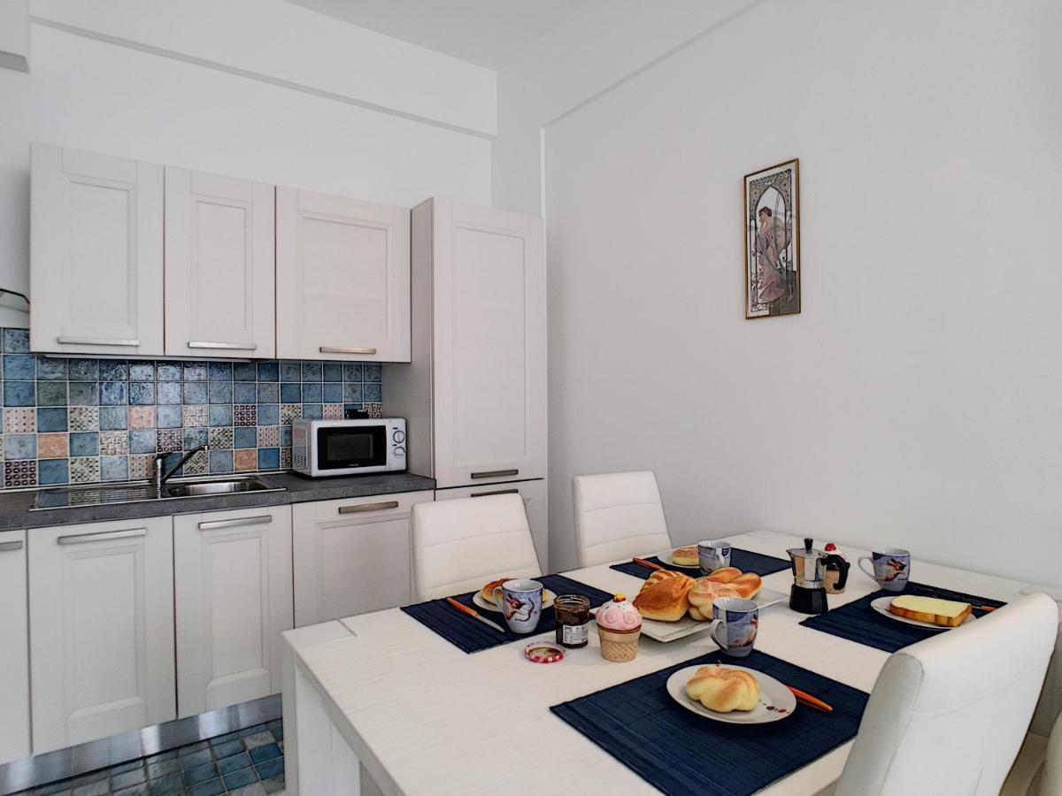 Nestor&jeeves - Royal - Central, Close Sea Nizza